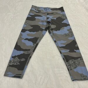 AERIE Camo Cropped Leggings